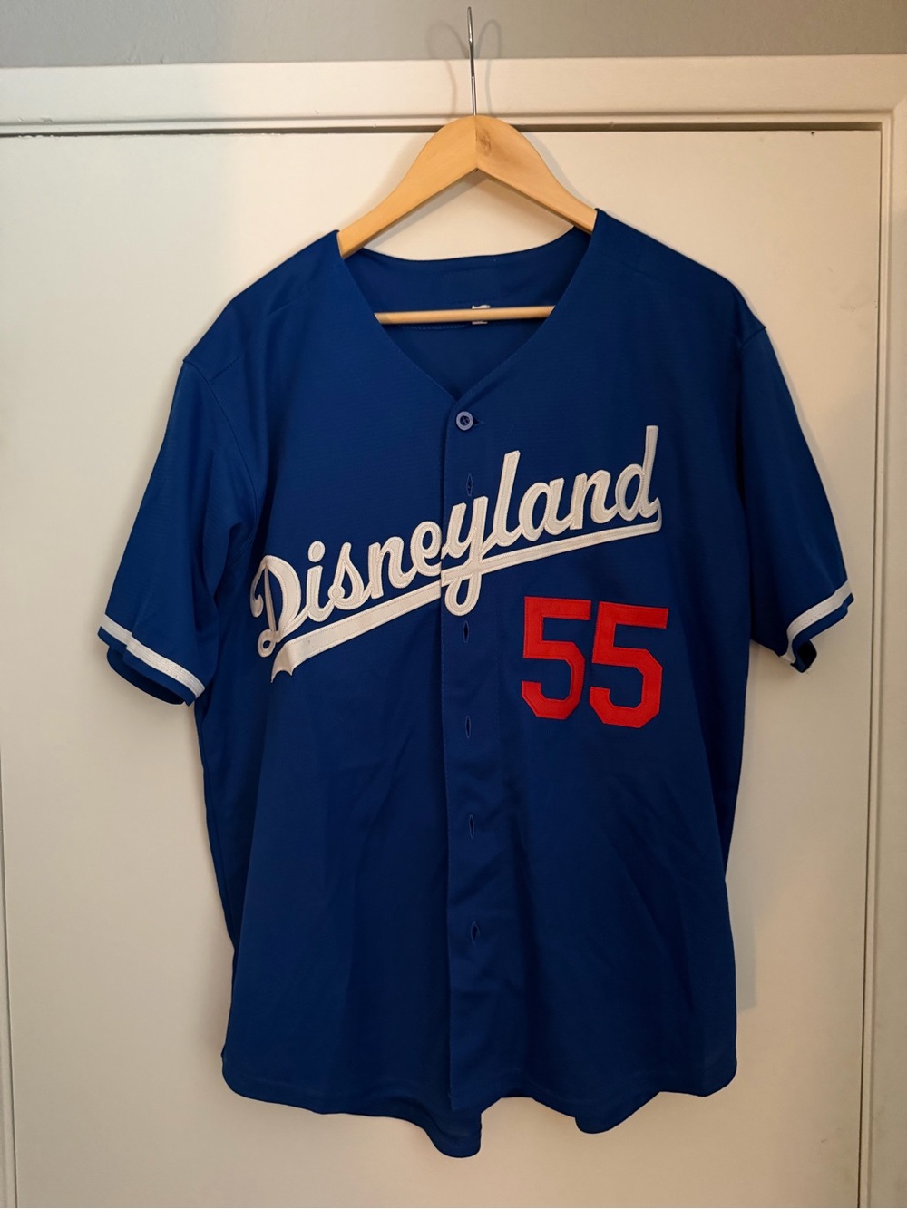 Disneyland Dodgers Jersey. Size Men’s Medium
